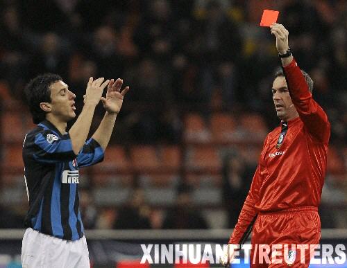 26, 国米铁闸红牌下场酿惨剧  