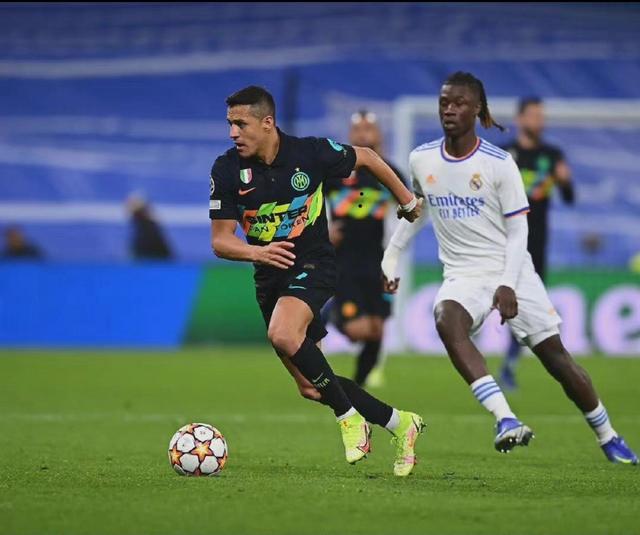  国米铁卫红牌下场陷被动  